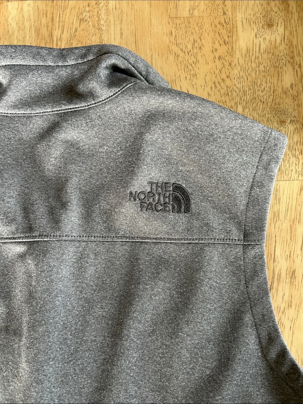 The North Face Men's Heather Gray Softshell Vest - Full Zip